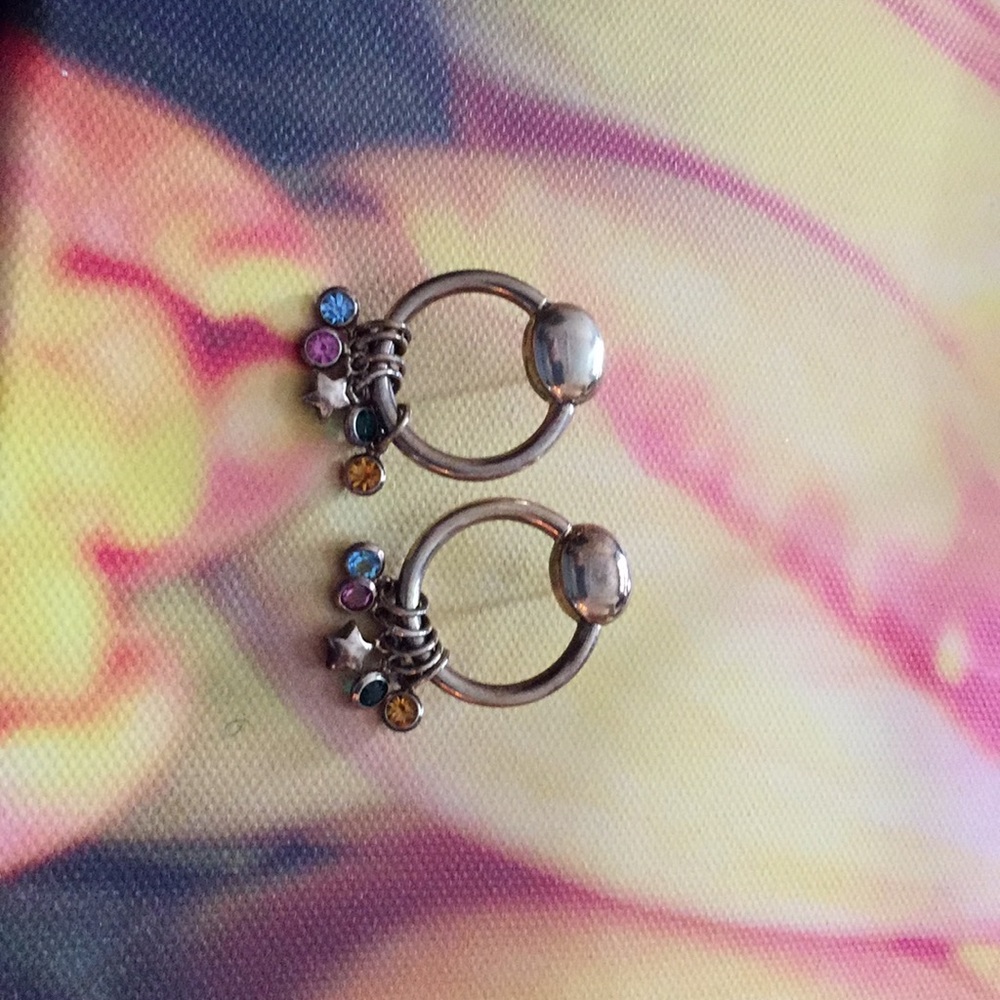 Hoops with multicolored hanging stones